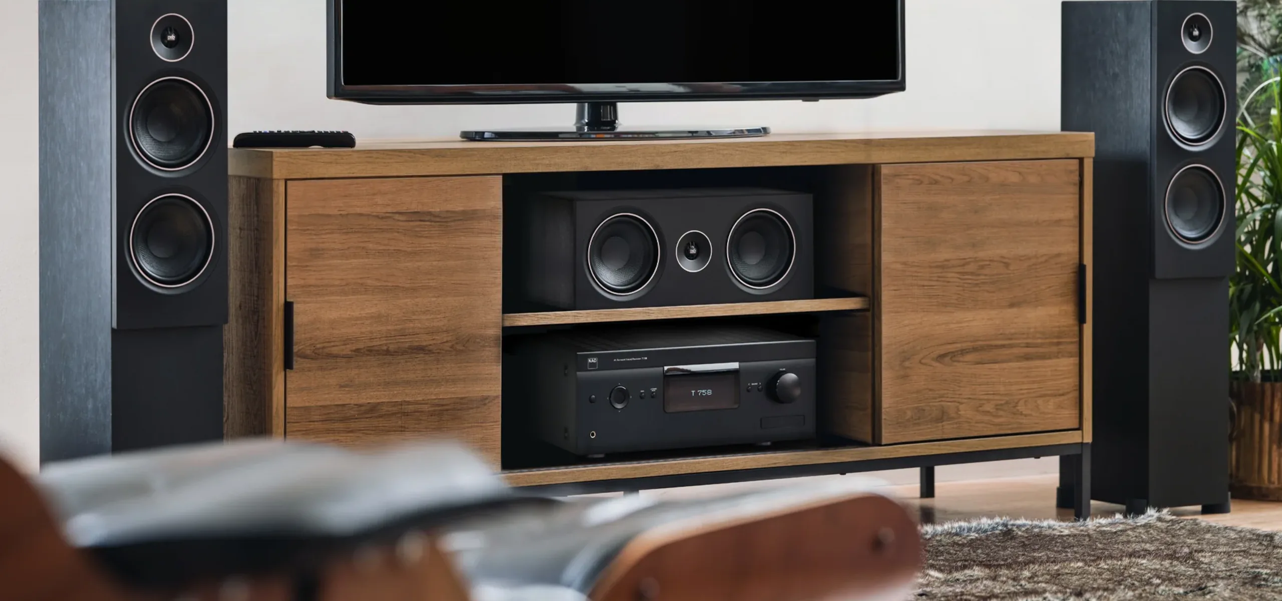 Ampli-processeur NAD T758V3i avec Dirac Live intégré
