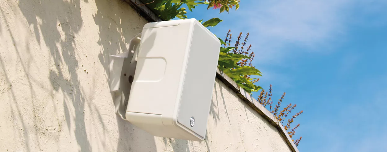 enceinte-hifi-qualite-professionnelle-terasse-climate_onwall-1
